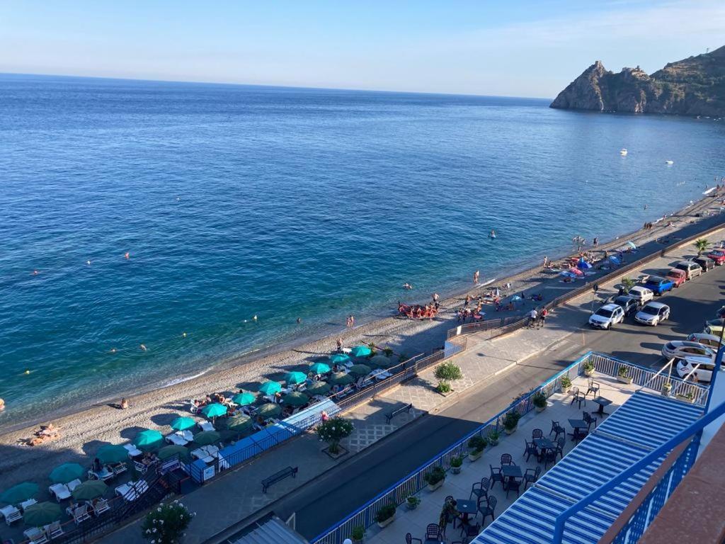 Hotel Kennedy SantʼAlessio Siculo エクステリア 写真