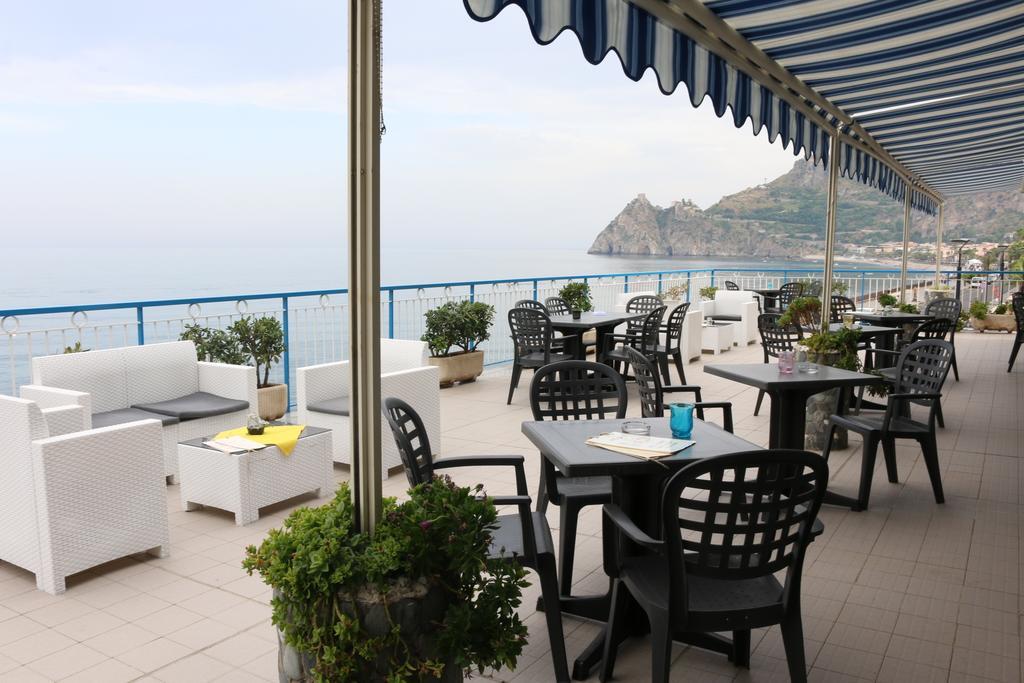 Hotel Kennedy SantʼAlessio Siculo エクステリア 写真