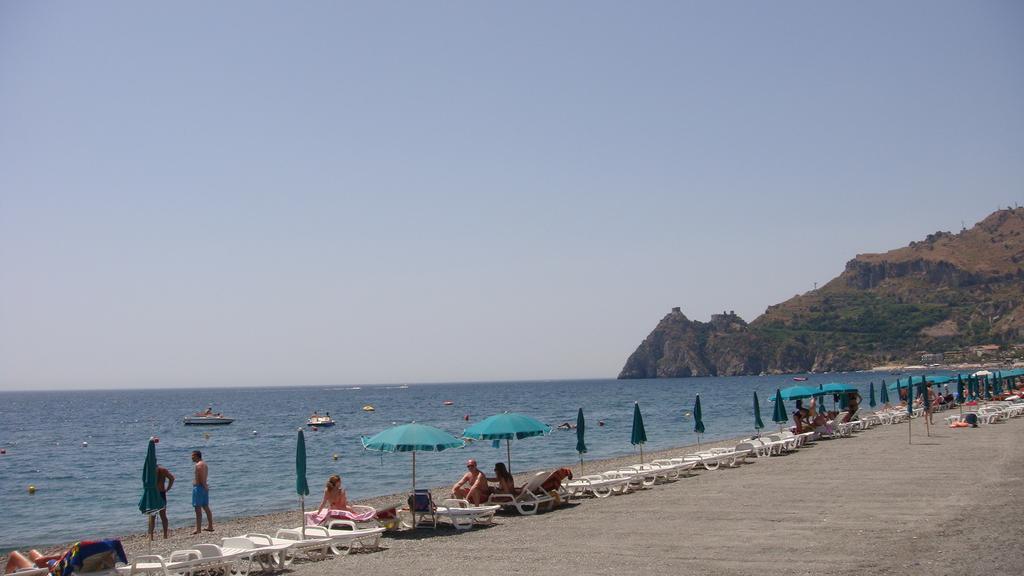 Hotel Kennedy SantʼAlessio Siculo エクステリア 写真